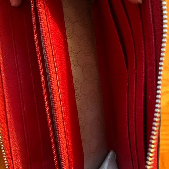 ♥️ Red Michael Kors Wallet♥️ - Picture 12 of 13